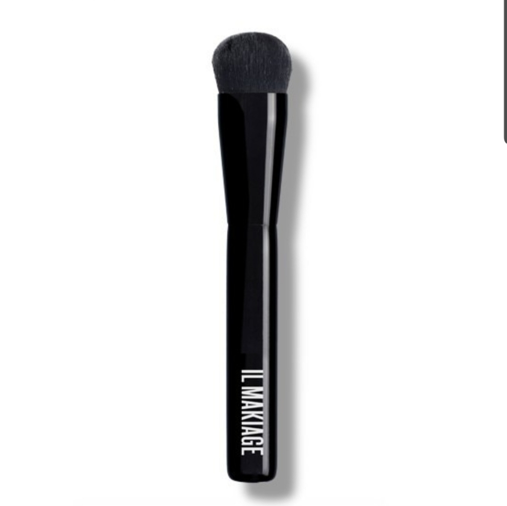IL Makiage foundation brush 104